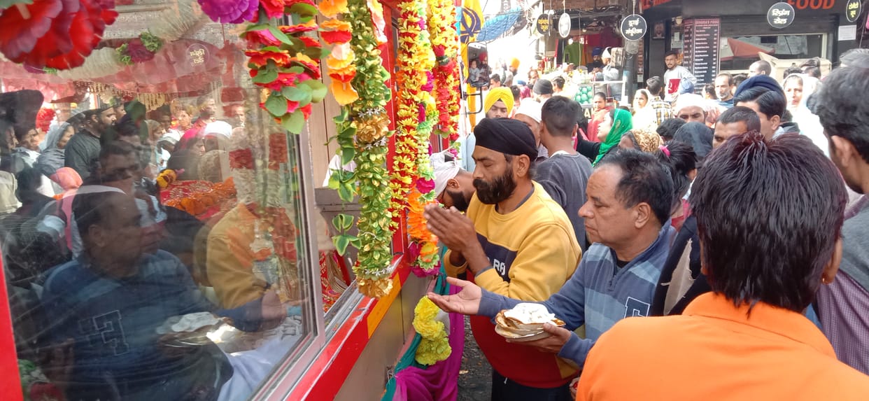 Nagar Kirtan came out from different markets of the city