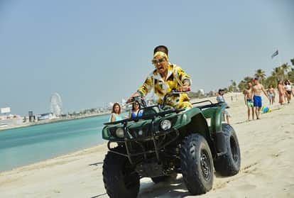 Bunty Aur Babli 2 Review in Hindi by Pankaj Shukla Rani Mukherjee Saif Ali Khan Siddhant Sharvari