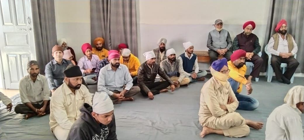 Celebrated the festival of lights of Guru Nanak Dev with great pomp