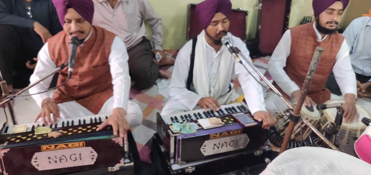 Celebrated Prakash Parv with pomp