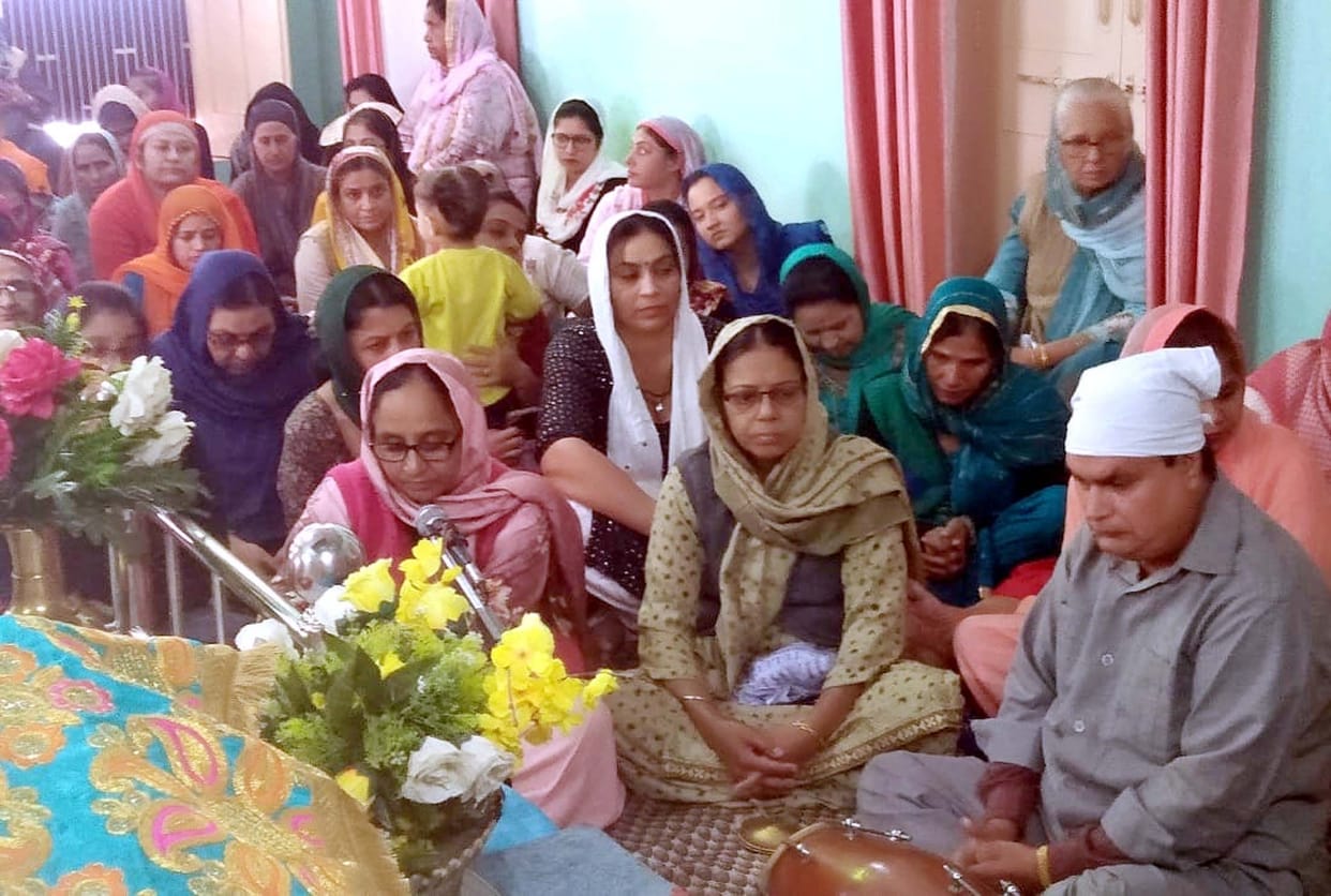 The festival of lights of Guru Nanak Dev celebrated with great pomp