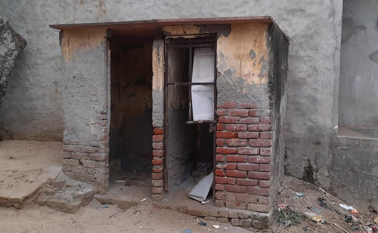Hathras: Toilets built in villages turning into ruins