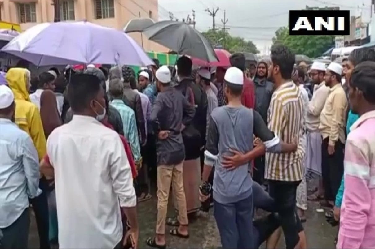 9 people including four children died in building collapsed due to heavy rain in tamil nadu