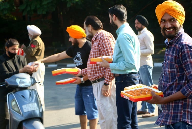 Farmers Protesting in Chandigarh And Mohali Express Happiness on Decision to Repel Farm Laws