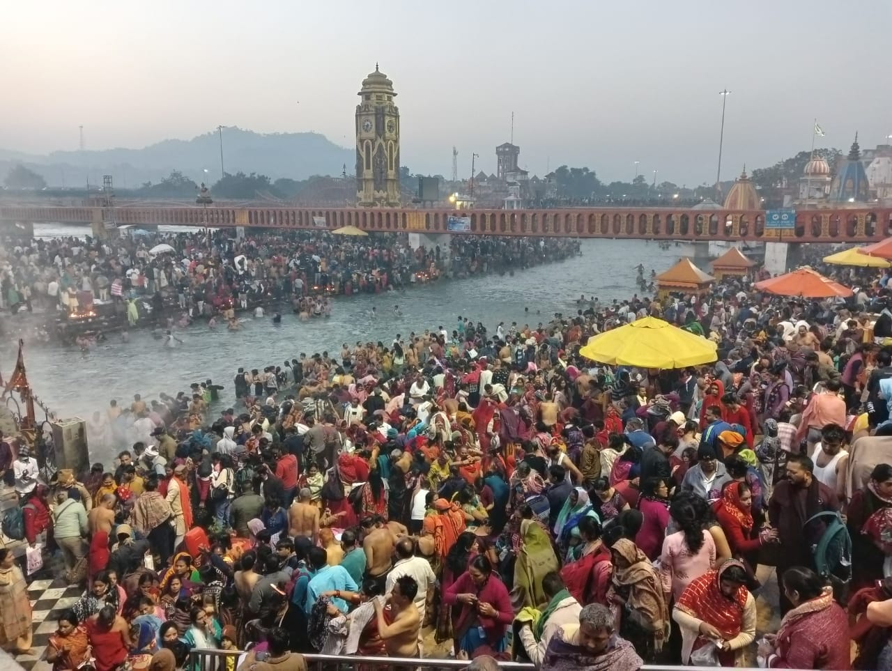 Kartik Purnima Ganga Snan 2021: ganga snan in haridwar from ealry morning, see photos