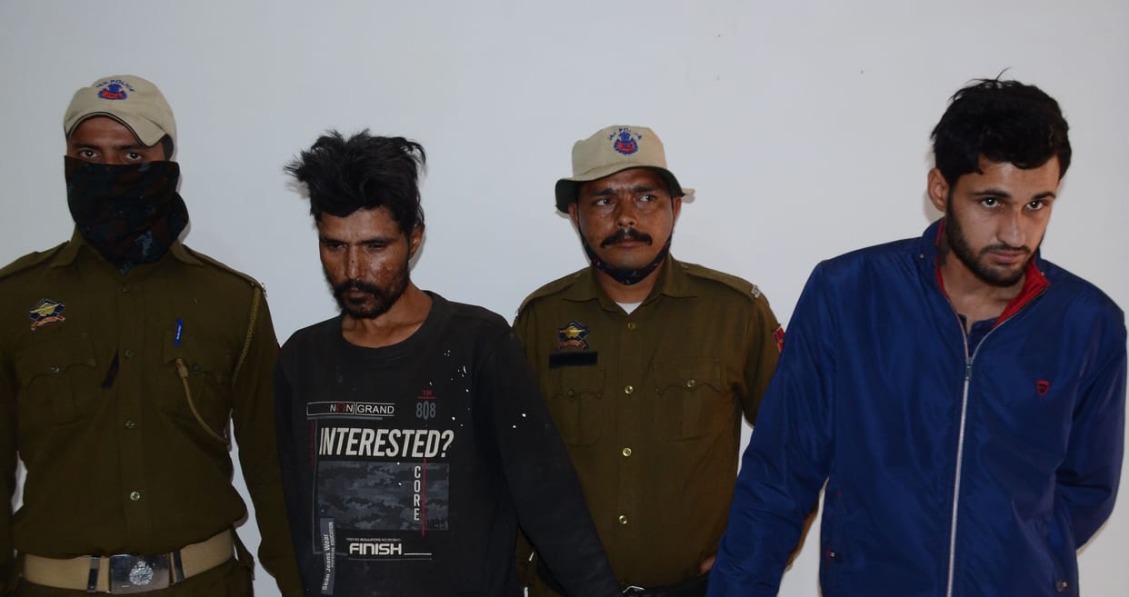 Police arrested two thieves, recovered 18 tola of gold