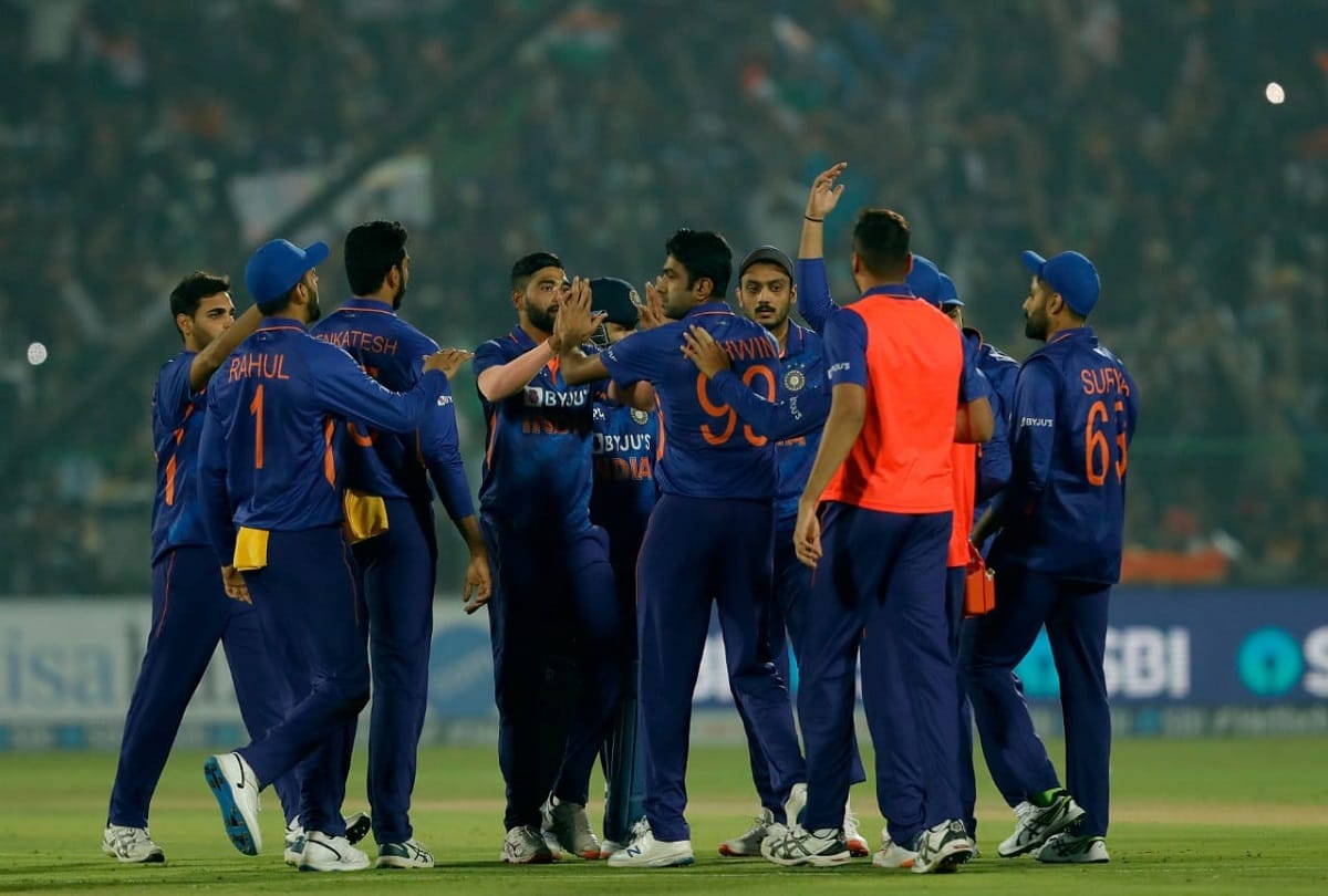 IND vs NZ 2nd T20I Former England bowler Graeme Swann gave a statement about Team India said Axar Patel is the weak link of the team