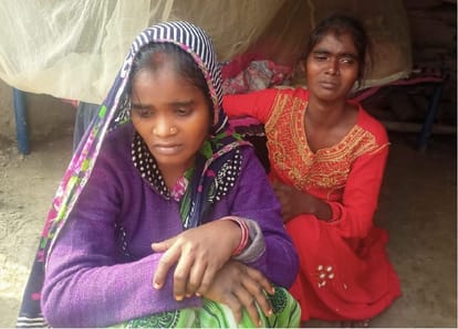 suicide in jaunpur Three real sisters jumped in front of train Mother could not see and father died nine years ago family roubled by poverty