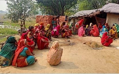 suicide in jaunpur Three real sisters jumped in front of train Mother could not see and father died nine years ago family roubled by poverty