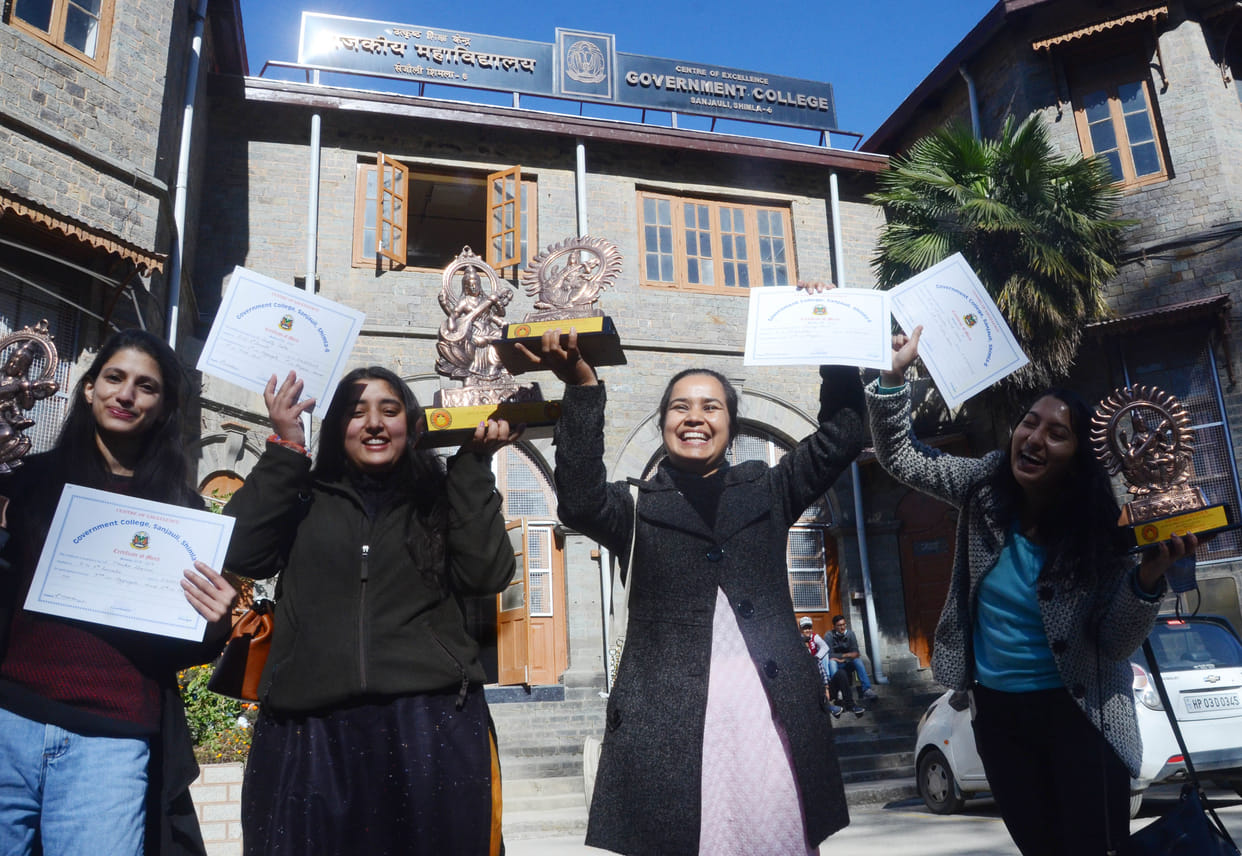 Prize distributed in Sanjauli College