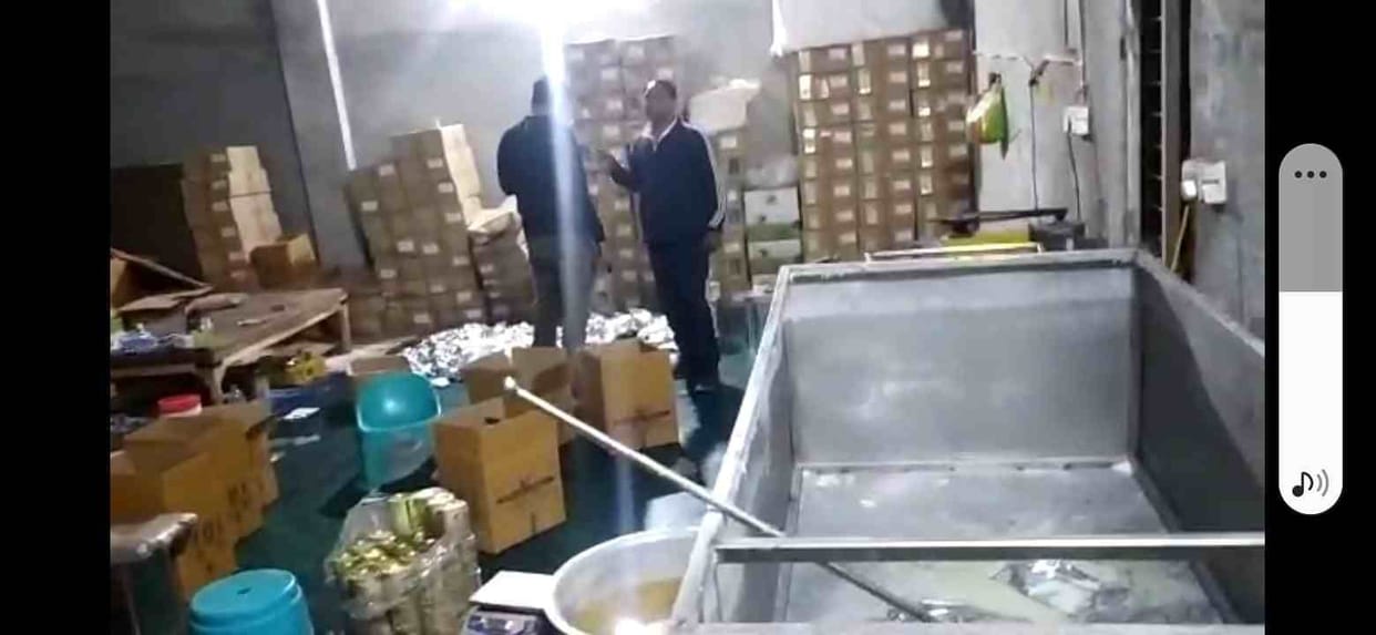 Adulterated ghee factory caught near new grain market