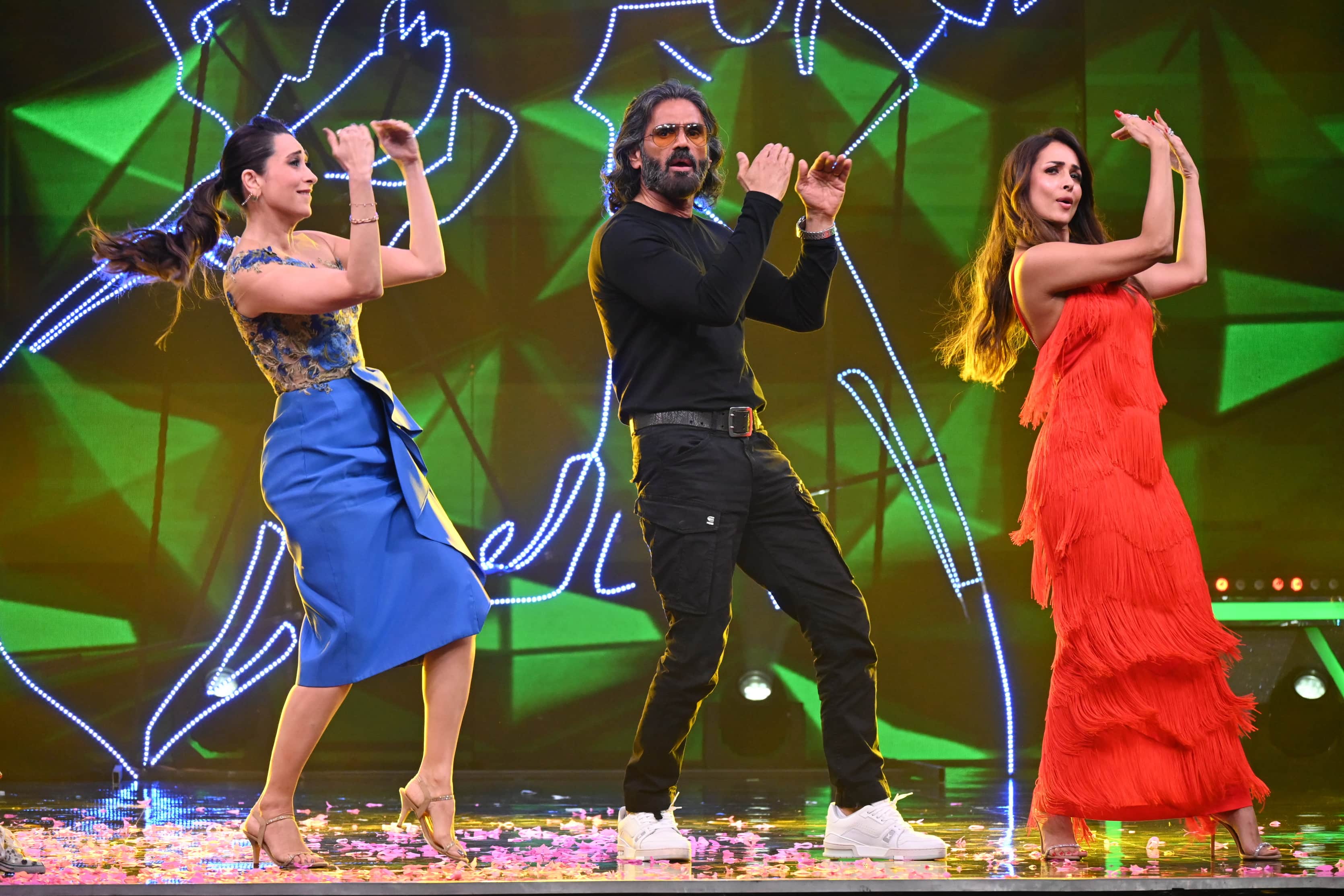 Suniel Shetty: In India's Best Dancer show Suniel Shetty revealed that his father worked as a sweeper, then he bought the same building