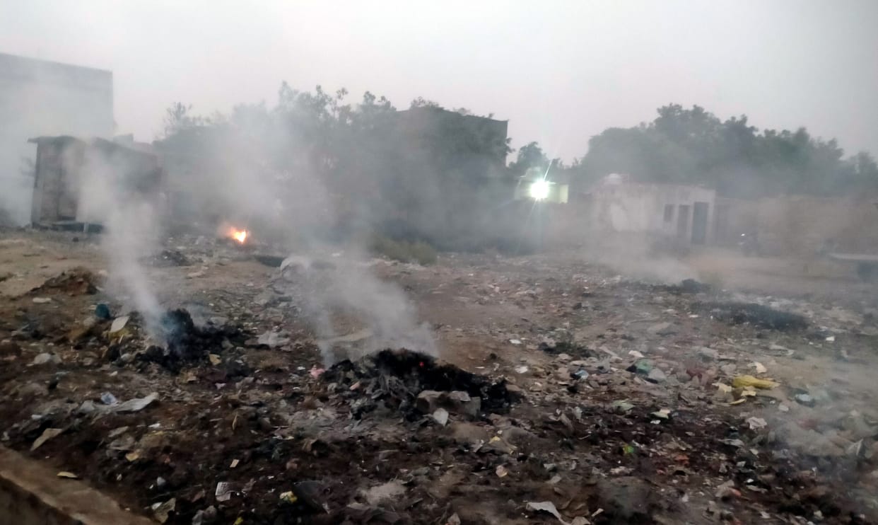 Fire was set in the garbage heap, it came to the lives of people