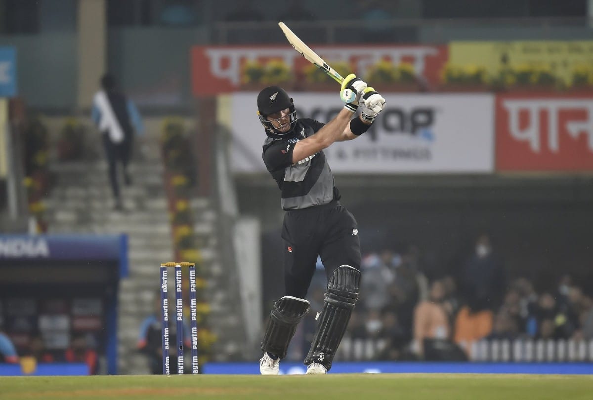 Martin guptil becomes highest runs scorer in International t20 beats virat Kohli