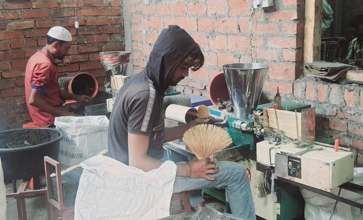 Business will flourish with incense sticks made of jute, dung