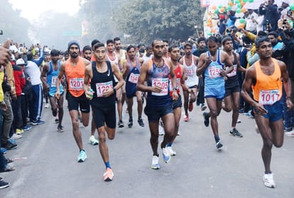 Prayagraj: Army's Velyappa AB wins Indira Marathon, Prayagraj Anil ranks second