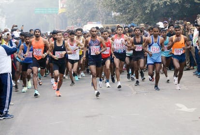 Prayagraj: Army's Velyappa AB wins Indira Marathon, Prayagraj Anil ranks second