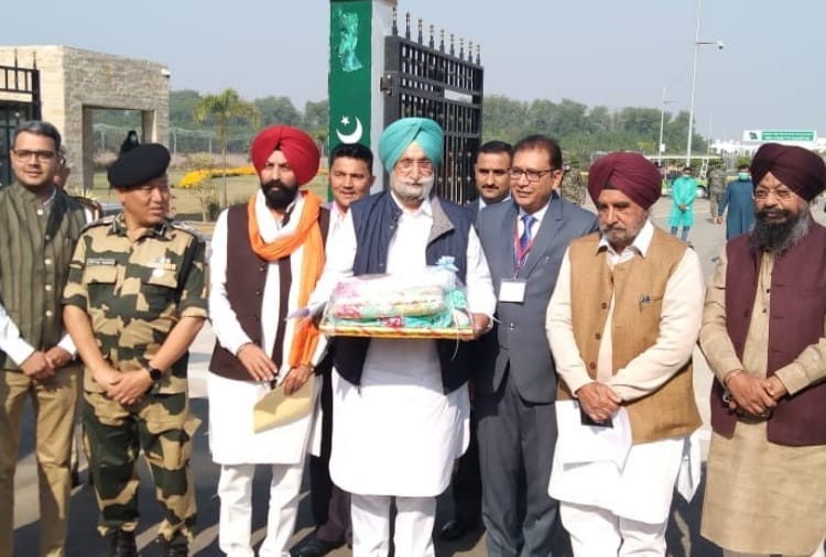 Punjab Deputy CM Sukhjinder Randhawa Visits Kartarpur Sahib Gurudwara