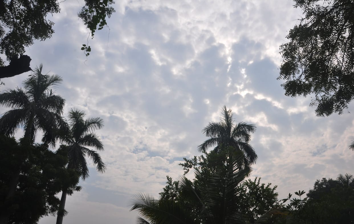 Clouds set in the sky, drizzle throughout the day