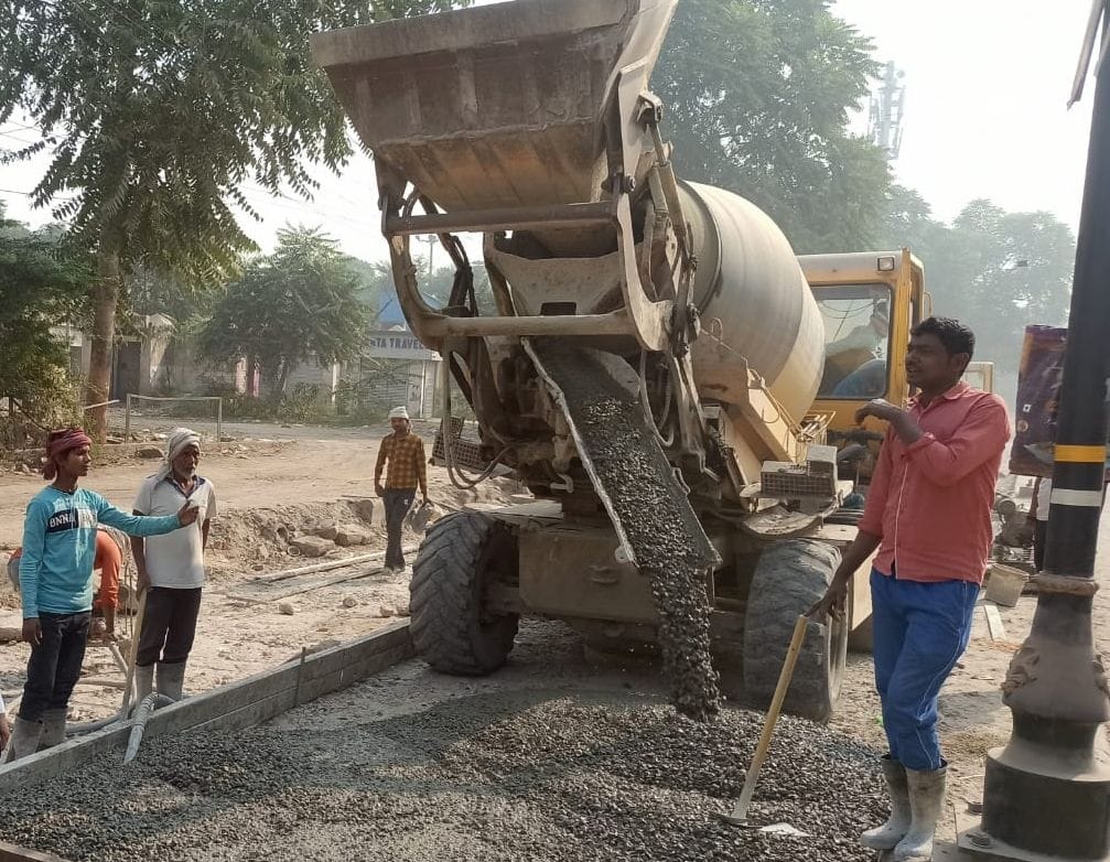 Construction of road started between Bhadawas Road to Maharana Pratap Chowk