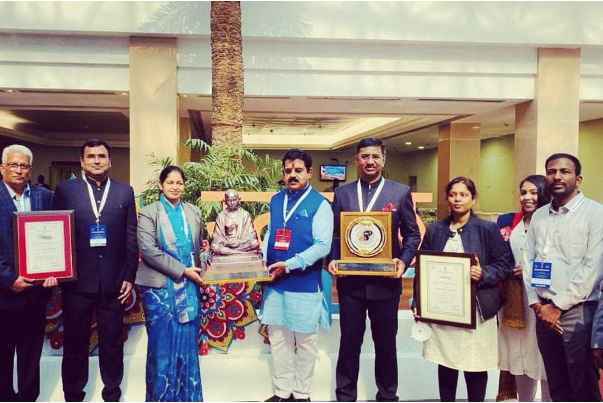 Congratulation all around Indore: Minister in charge said - Indoreites and cleanliness warriors lighting the flame of cleanliness... Former CM said - salute to the passion and dedication of the people of Indore...