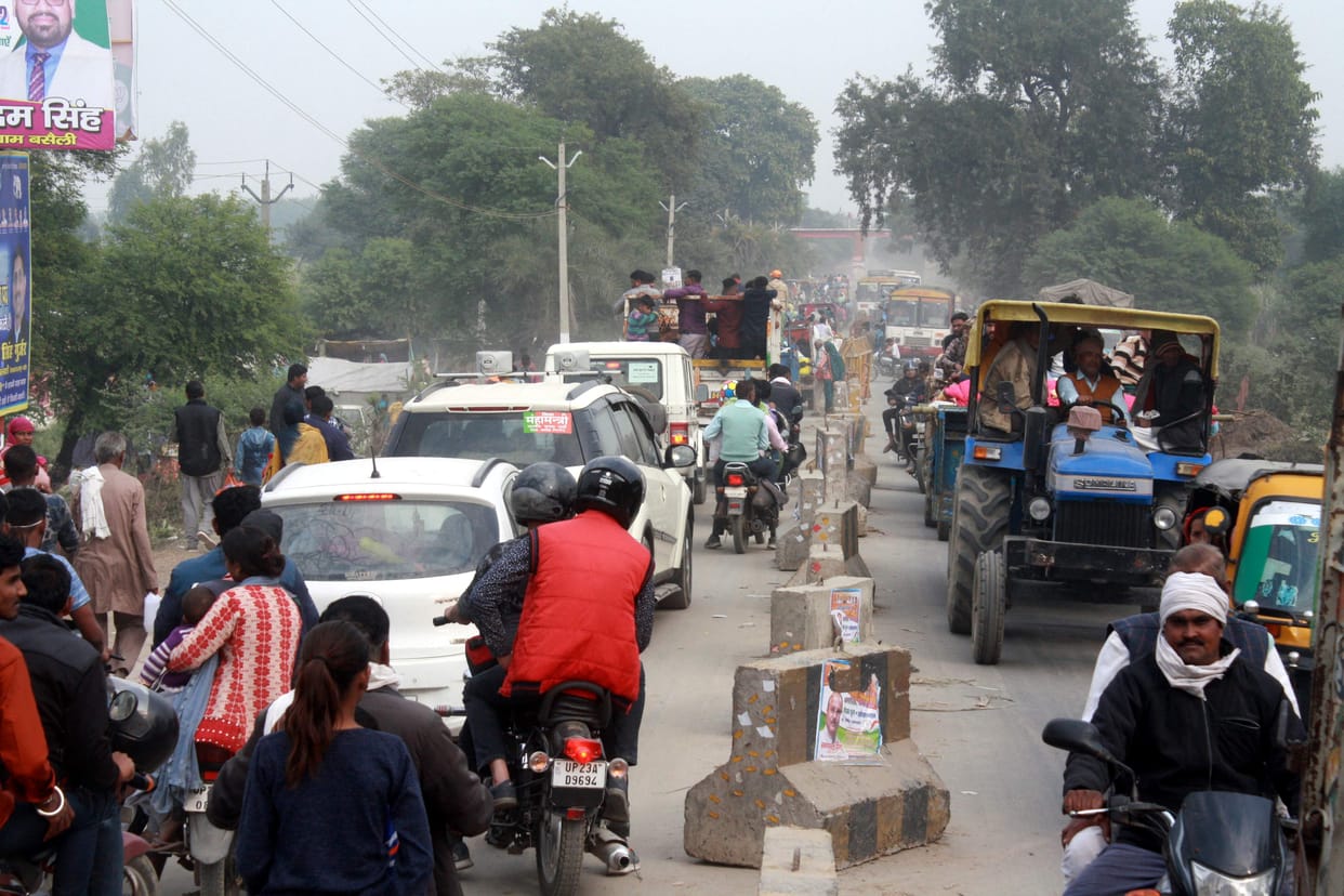 Due to vehicles returning from Tigri fair, there was a jam on Kankather road