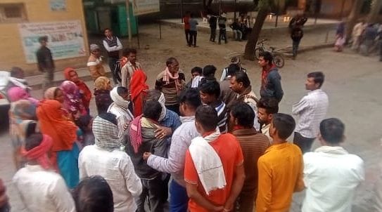Family created a ruckus after registering a case against the contractor in the case of death of workers due to falling debris