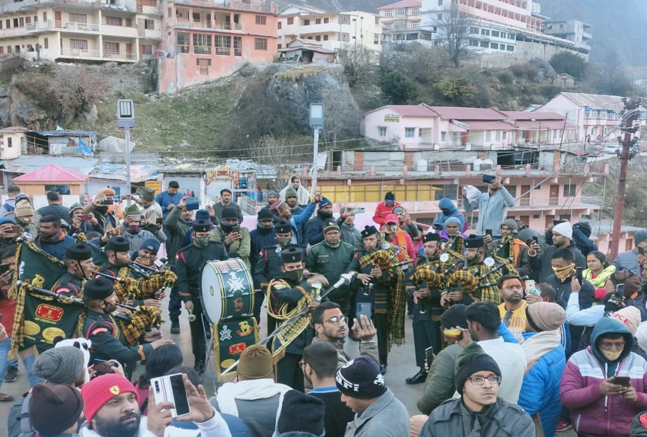 uttarakhand news: badrinath dham door close today, see photos