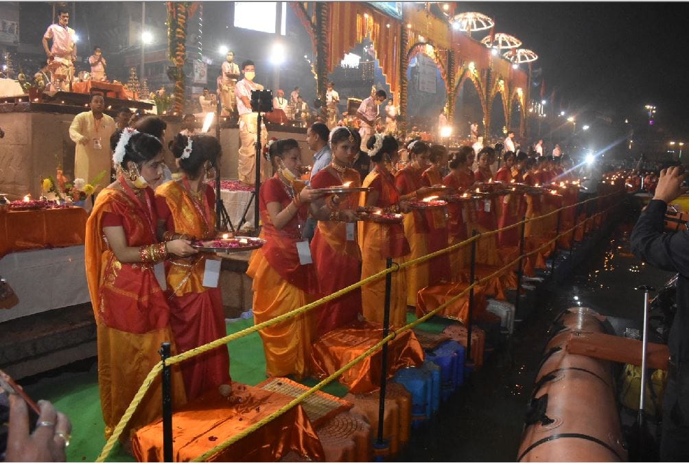 dev deepawali 2021 in kashi varanasi girls performed ganga aarti aarti read highlights