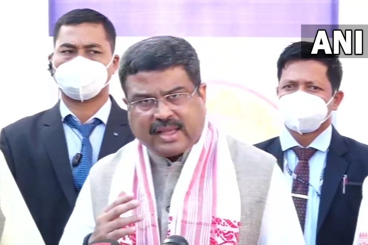 Dharmendra Pradhan writes to Mamata Banerjee over land allocation for JNV South 24 Parganas-I, Malda
