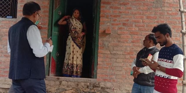 fathepur news,Notice to two secretaries for hiding the reality of houses