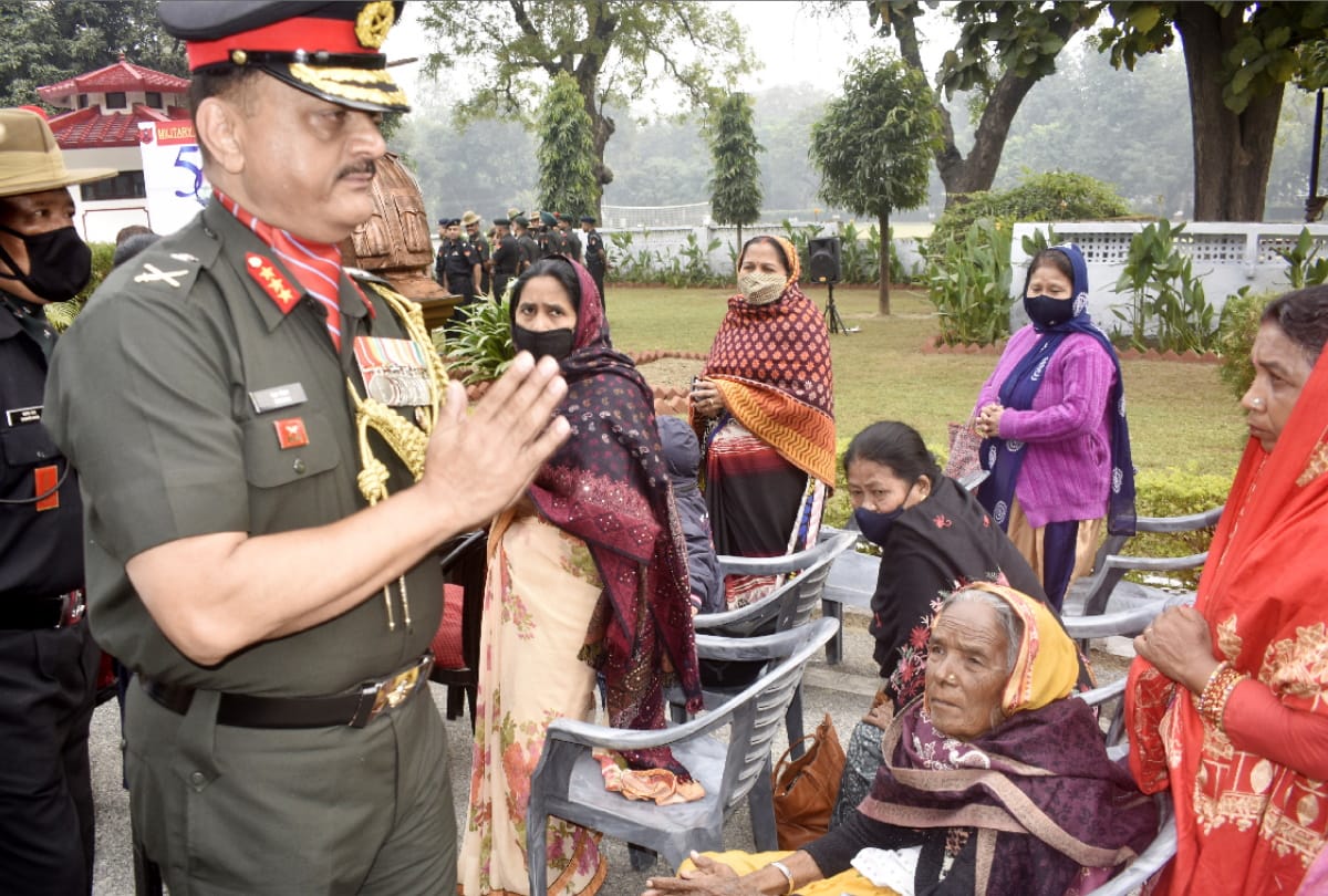 Honored six Veer Naris of brave soldiers who made supreme sacrifice of their lives in gorakhpur