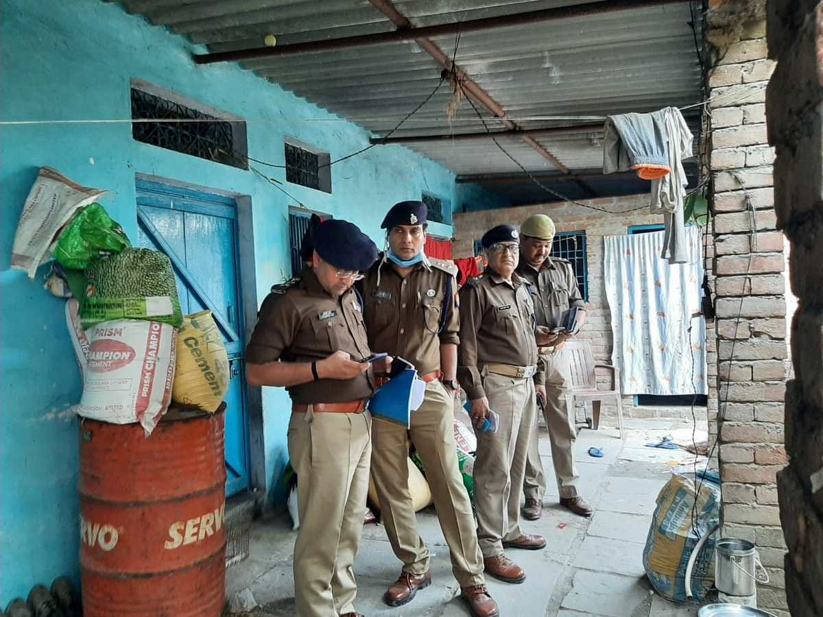 brother-in-law killed sister-in-law and niece with an ax nephew condition critical in family dispute in mirzapur