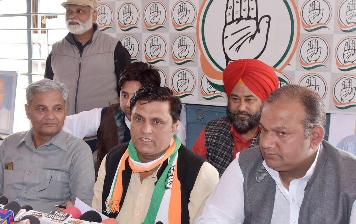 Government should fulfill all the demands of farmers