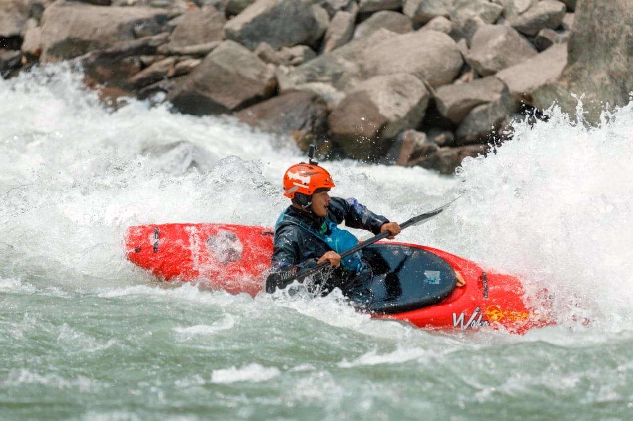 Kayaking in Yangti River