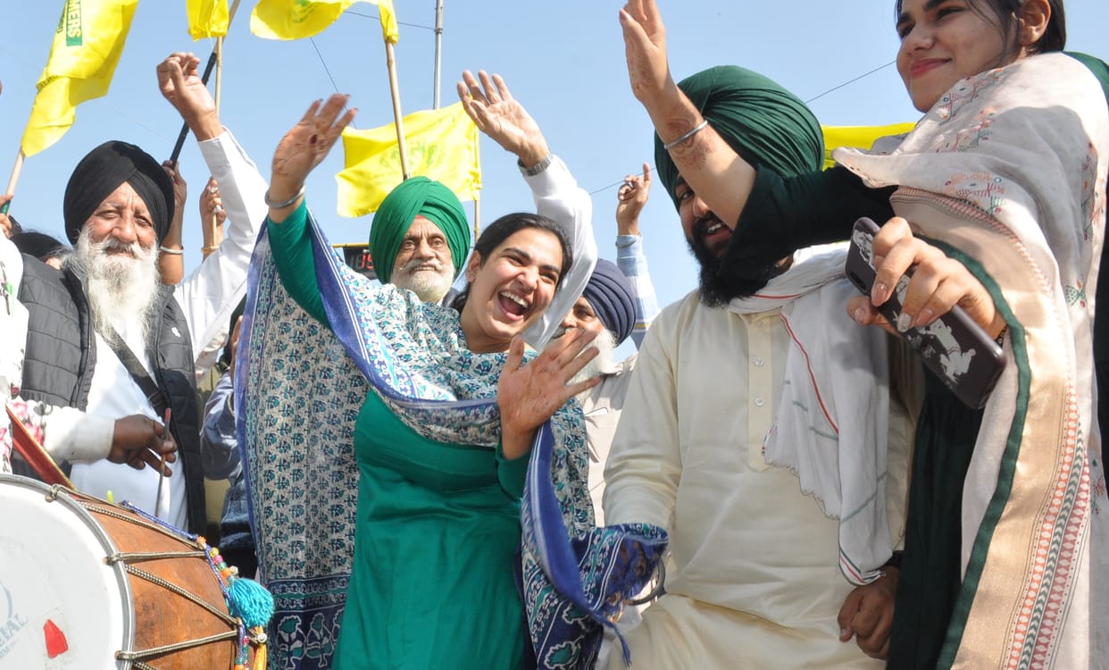 Farmers' victory: Celebration in Mohali, did Bhangra