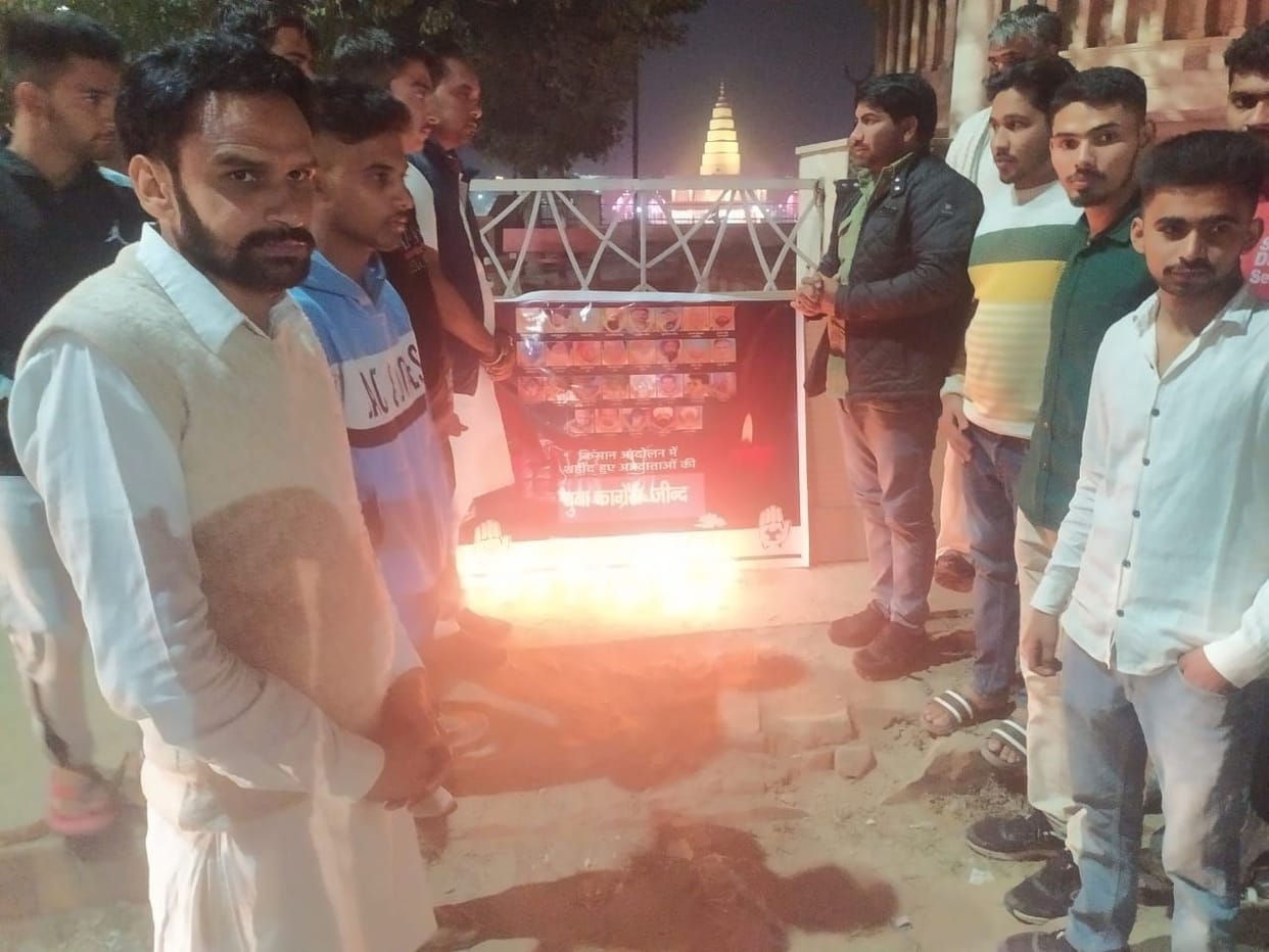 Youth Congressmen took out candle march and paid tribute to the farmers