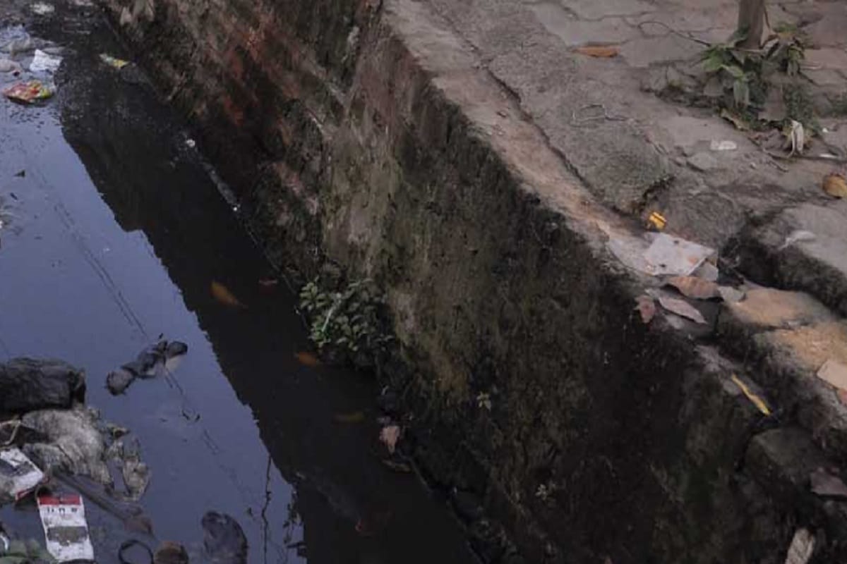 UP News: A young man died after falling in drain in Meerut