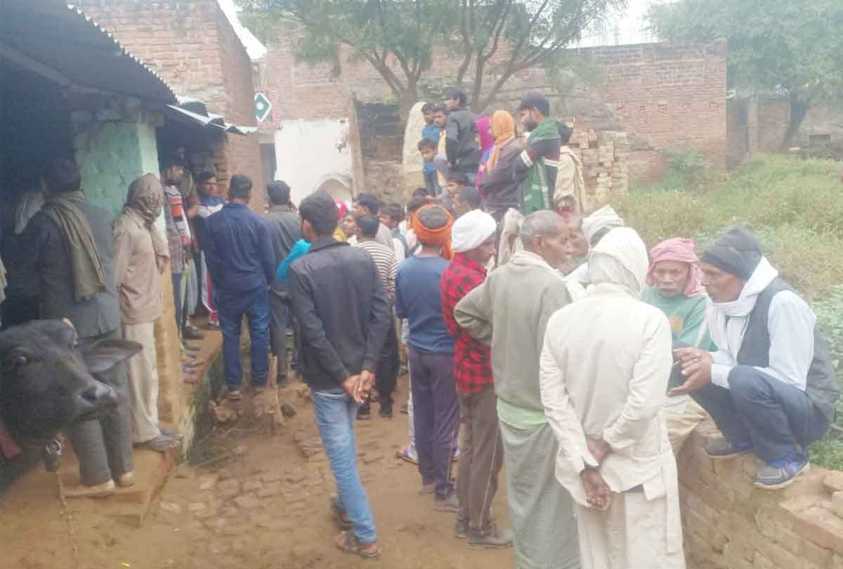 In a land dispute in Auraiya, the brother killed the brother with an axe