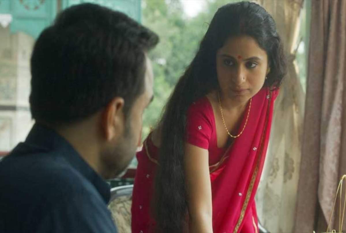 Actress Who Gave Bold Scenes in Web Series See in Photos