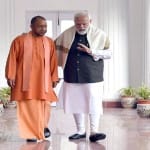 सीएम योगी आदित्यनाथ के साथ पीएम नरेंद्र मोदी