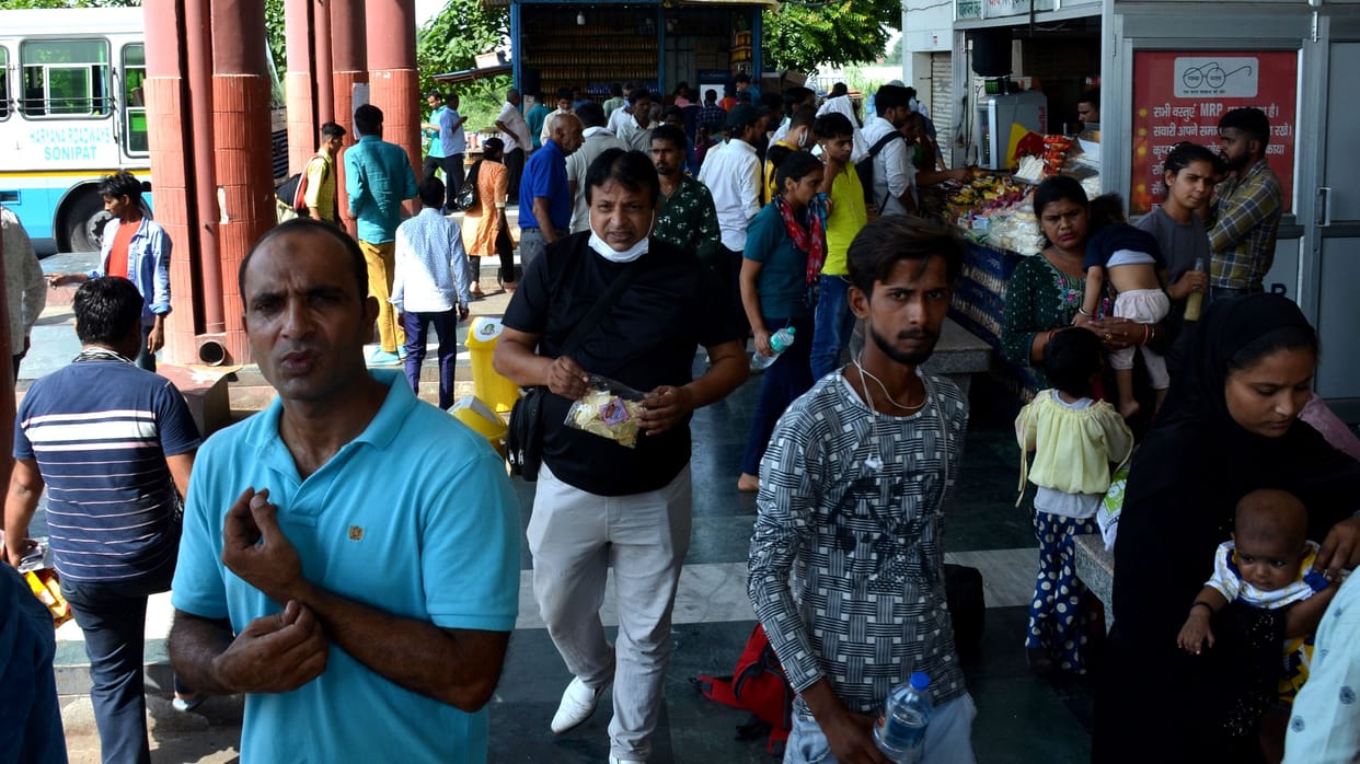 Shock to the hopes of passengers going to Delhi