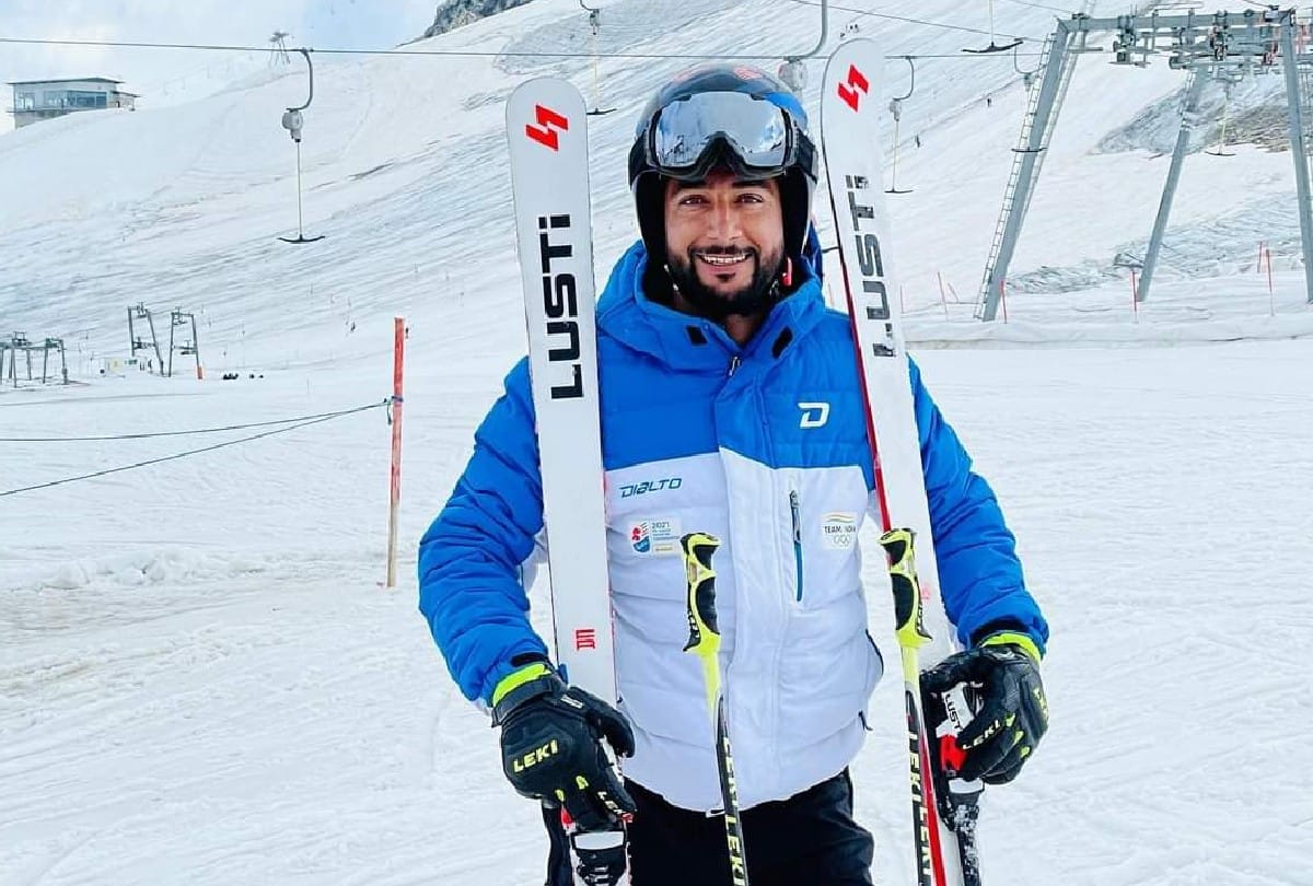 Alpine skier Kashmirs Arif qualifies for Beijing Winter Olympics Omar Abdullah congratulates