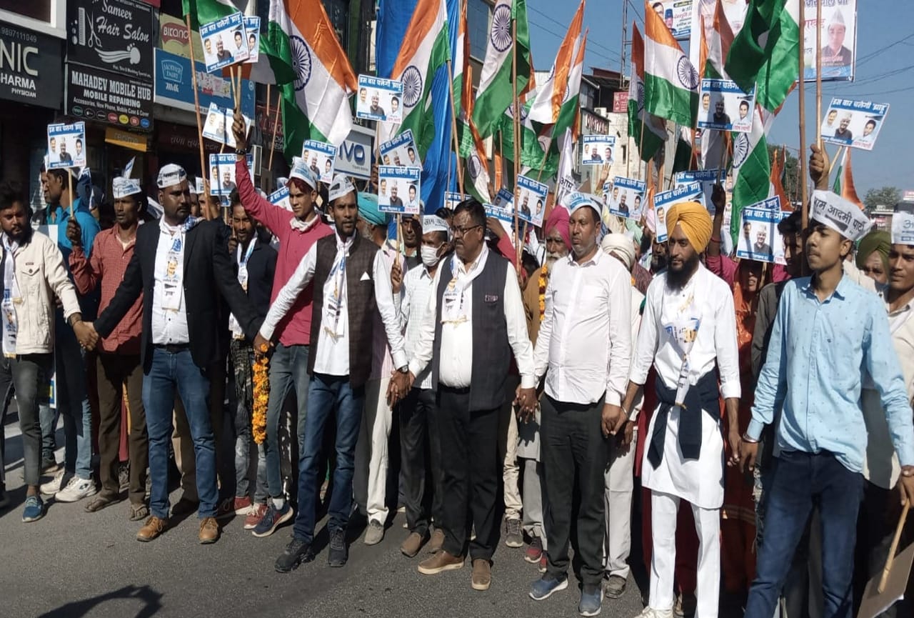 arvind kejriwal in haridwar road show today: aam aadmi party road show today, see photos