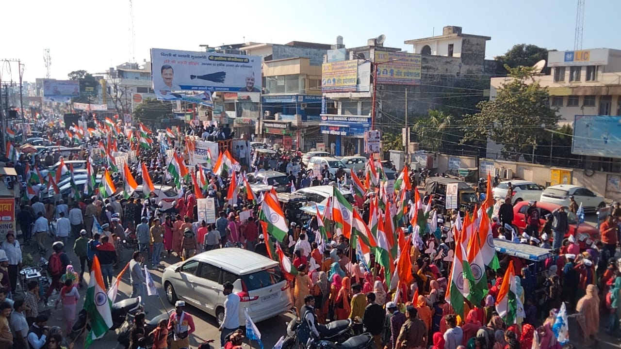 arvind kejriwal in haridwar road show today: aam aadmi party road show today, see photos
