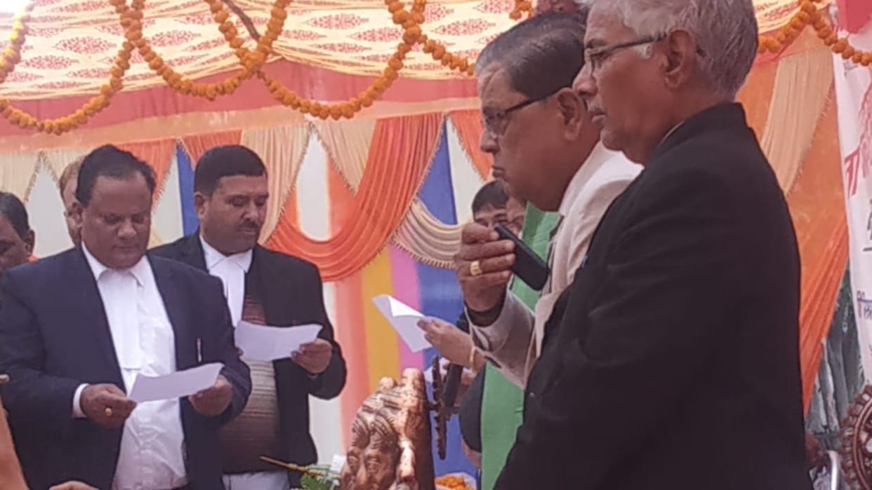 District Bar Association officials took the oath