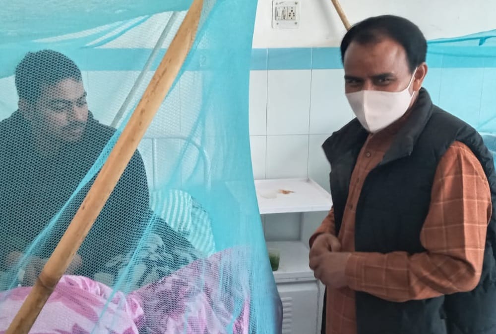 Uttarakhand News: Health Minister Dhan singh rawat Shocked after hear Patient Complaints during Ramnagar Hospital visit