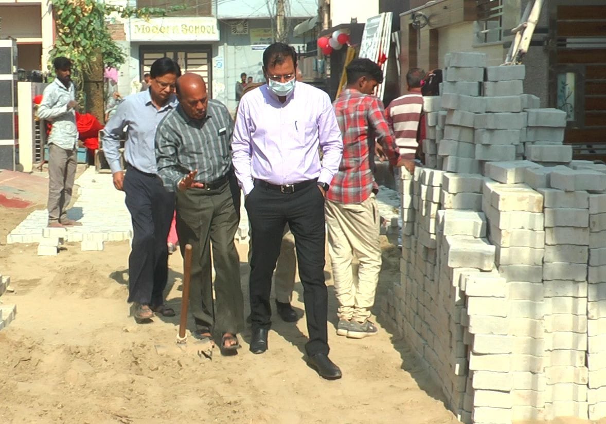 SDM Jaiveer took stock of the colonies of the city, instructed to complete the work on time