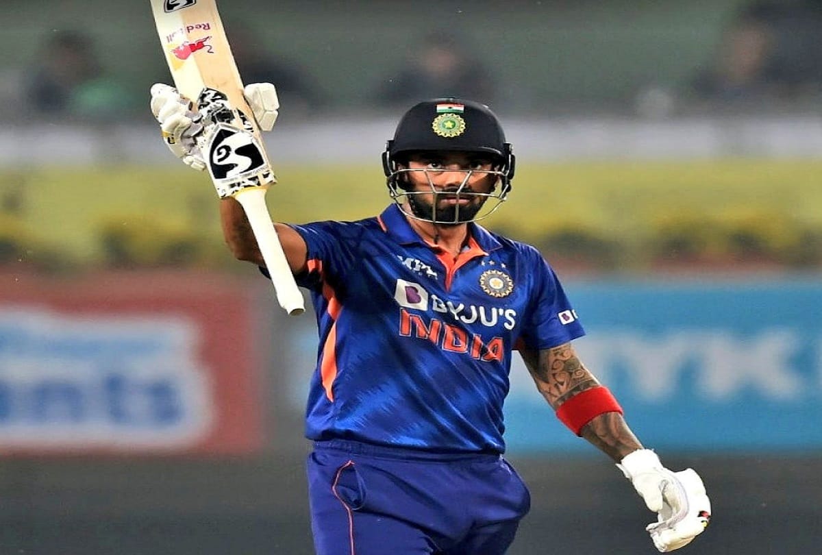 IPL 2022 Former Indian Cricketer Aakash Chopra predicted before the mega auction said KL Rahul can get more than 20 crores in the auction