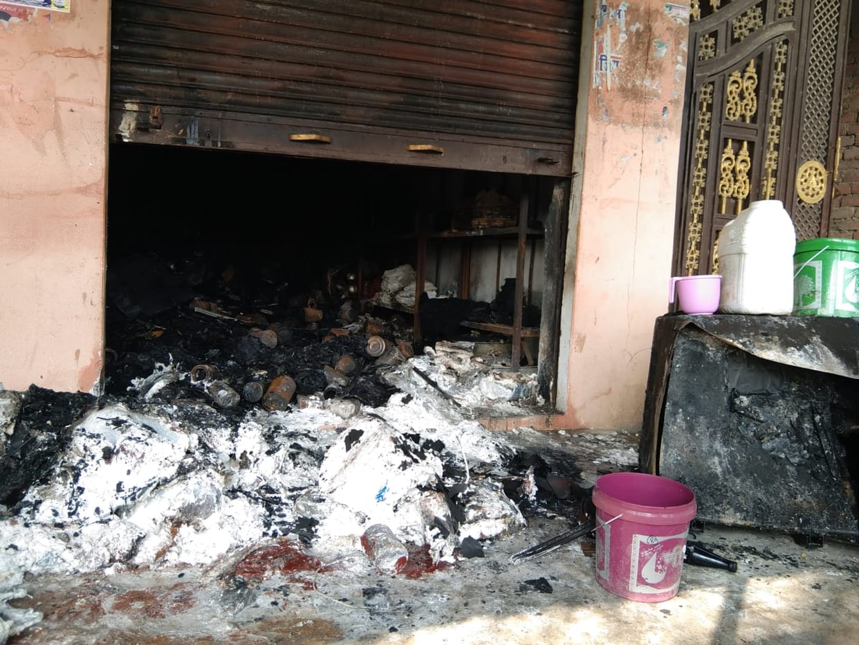 Fire in the shop, 40 thousand cash and goods burnt to ashes